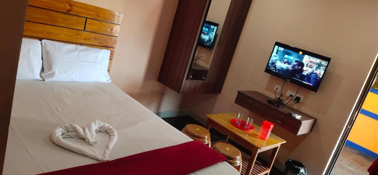 Hotel J J Residency Puducherry Exterior foto